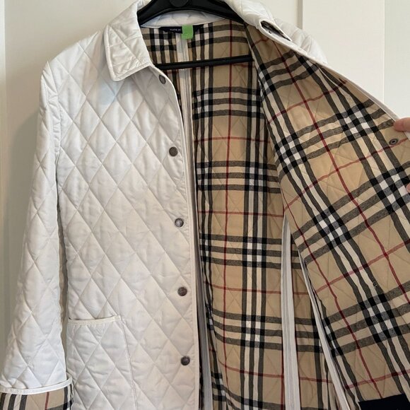 Burberry Constance Women’s White Quilted Jacket w/ Signature Plaid Lining – Size - Picture 6 of 10